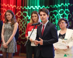 GALA JA INVESTESTE IN EDUCATIE 2016: premii pentru cei mai talentati elevi